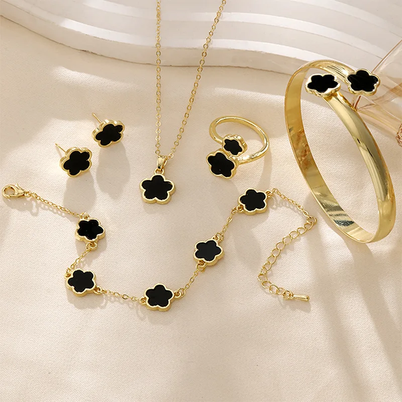 Preorder-5 piece clover