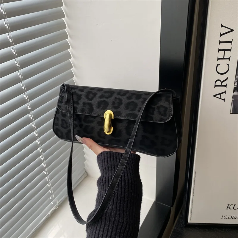 Preorder-Y2k clasp