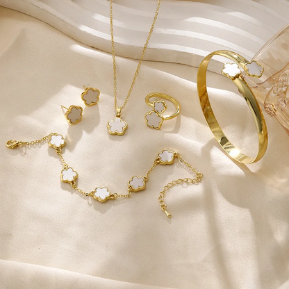Preorder-5 piece clover